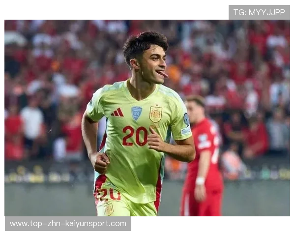 佩德里中场抢断后一脚斜塞直入 佩德里中场抢断后一脚斜塞直入